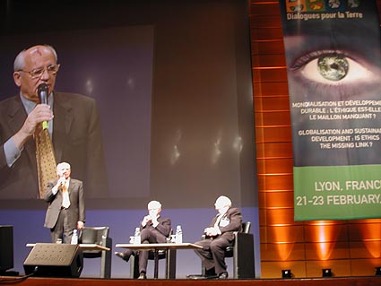 Maurice Strong, Michel Gorbachov, France